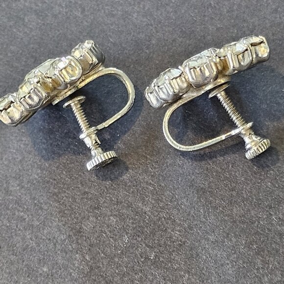 VTG 1950s Kramer New York White Rhinestone Clipon Earrings Mod Formal Ev… - Picture 7 of 9